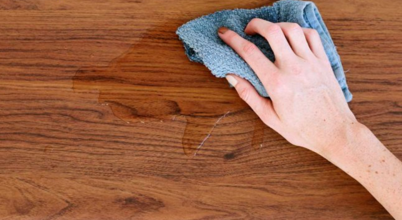 Bảo quản và vệ sinh sofa gỗ sồi chân thuyền