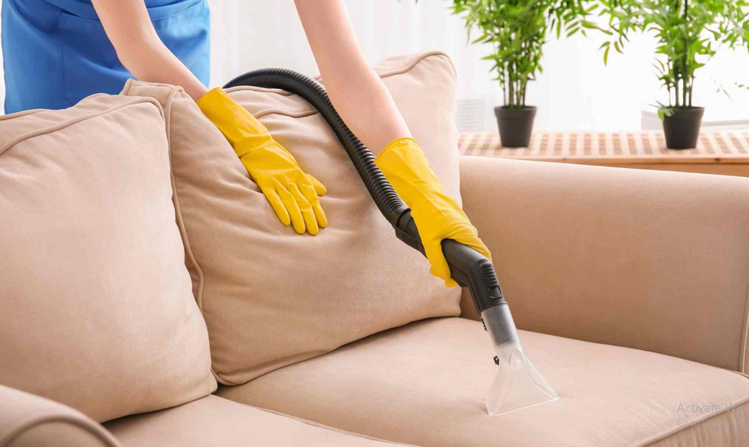 Cách bảo quản và vệ sinh sofa gỗ phòng khách