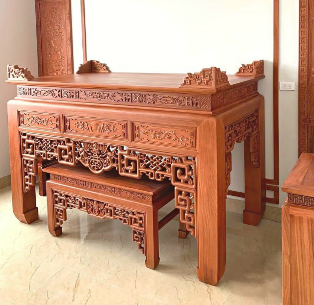 Phân biệt án thờ gỗ gõ đỏ là gì 