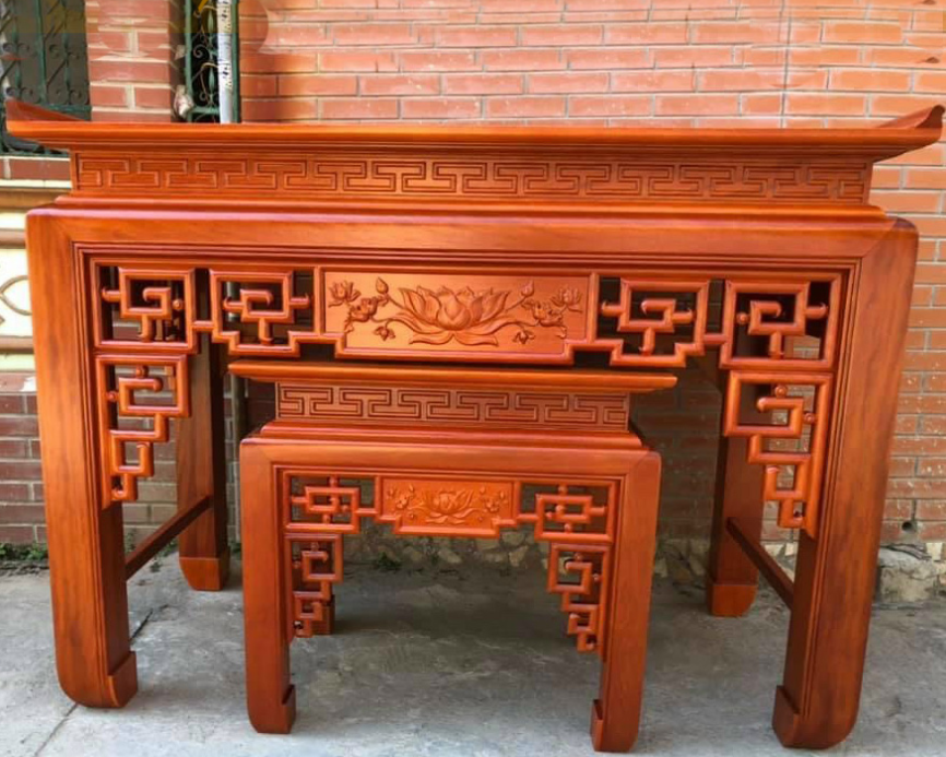 Ý nghĩa của án thờ gỗ gõ đỏ trong đời sống tâm linh